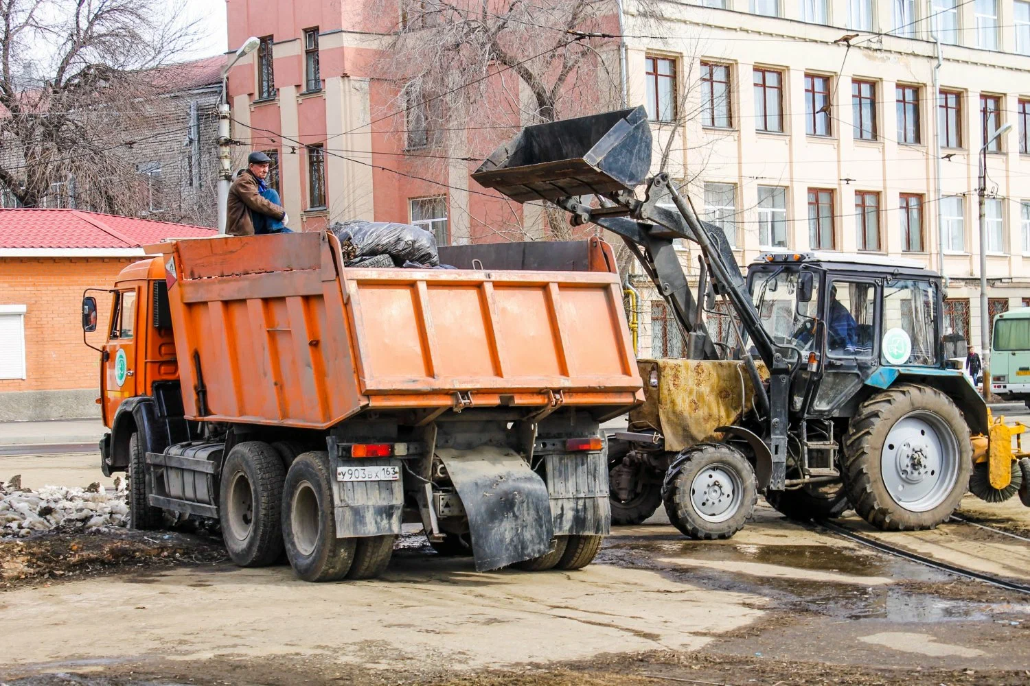 Вывоз мусора Камазом в Тайшете – аренда и заказ Камаза 10 тонн от 2440 руб. в ПроМусор