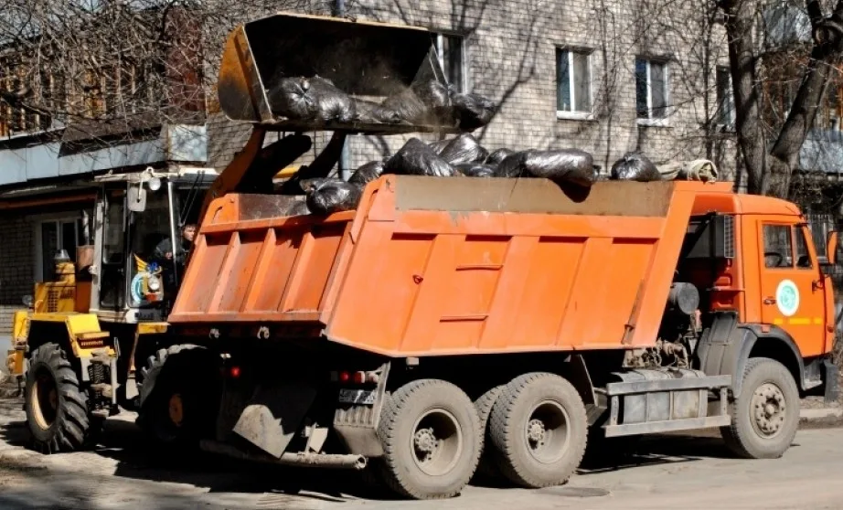 Вывоз мусора грузовым фургоном 5 тонн в Тайшете – ПроМусор, аренда, цена от 1610 руб