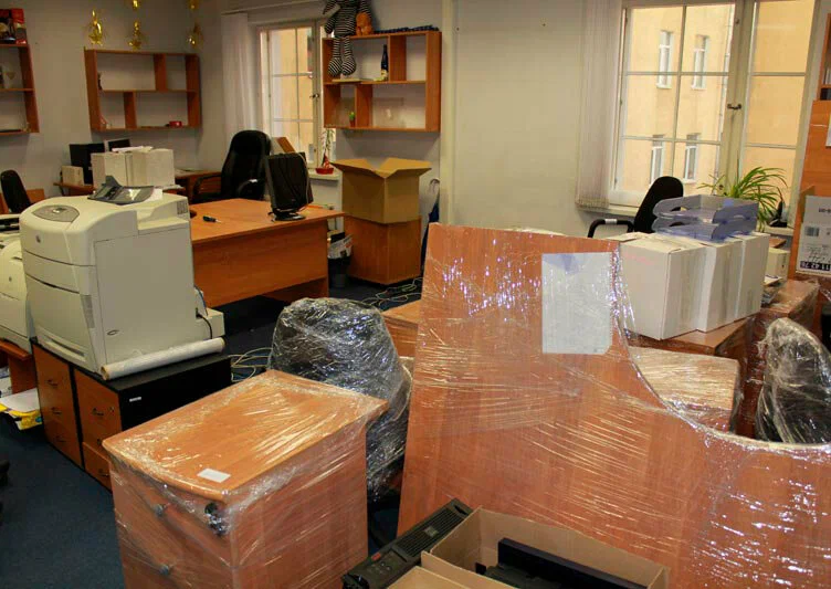 Вывоз старой офисной мебели в Тайшете в октябре