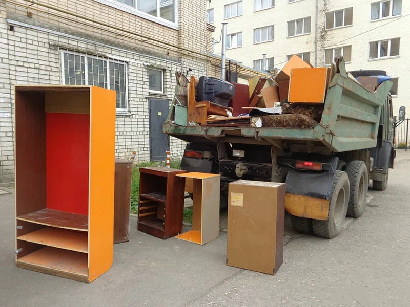 Вывоз шкафа в Тайшете от ПроМусор — недорого, демонтаж, утилизация, вывоз из квартиры от 883 руб
