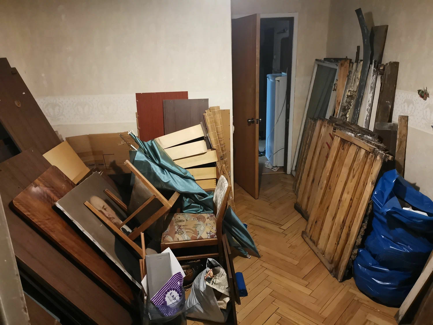 Демонтаж мебели с вывозом и утилизацией в Тайшете в октябре