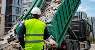 Вывоз строительного мусора в Тайшете: услуги лицензированной компании — ПроМусор